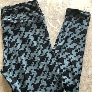 LulaRoe OS Leggings